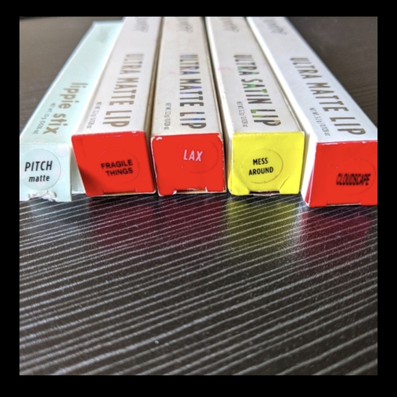 Brand New Colourpop Lippie Stix Pitch - Picture 2 of 3